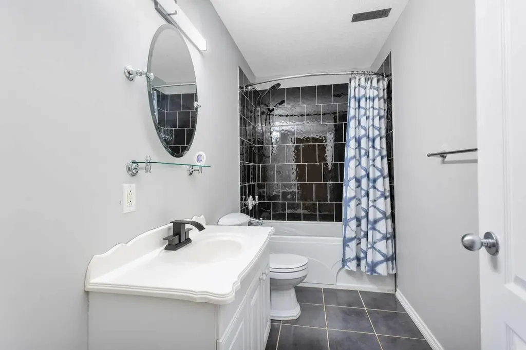 44 White Avenue Red Deer AB T4N7E5