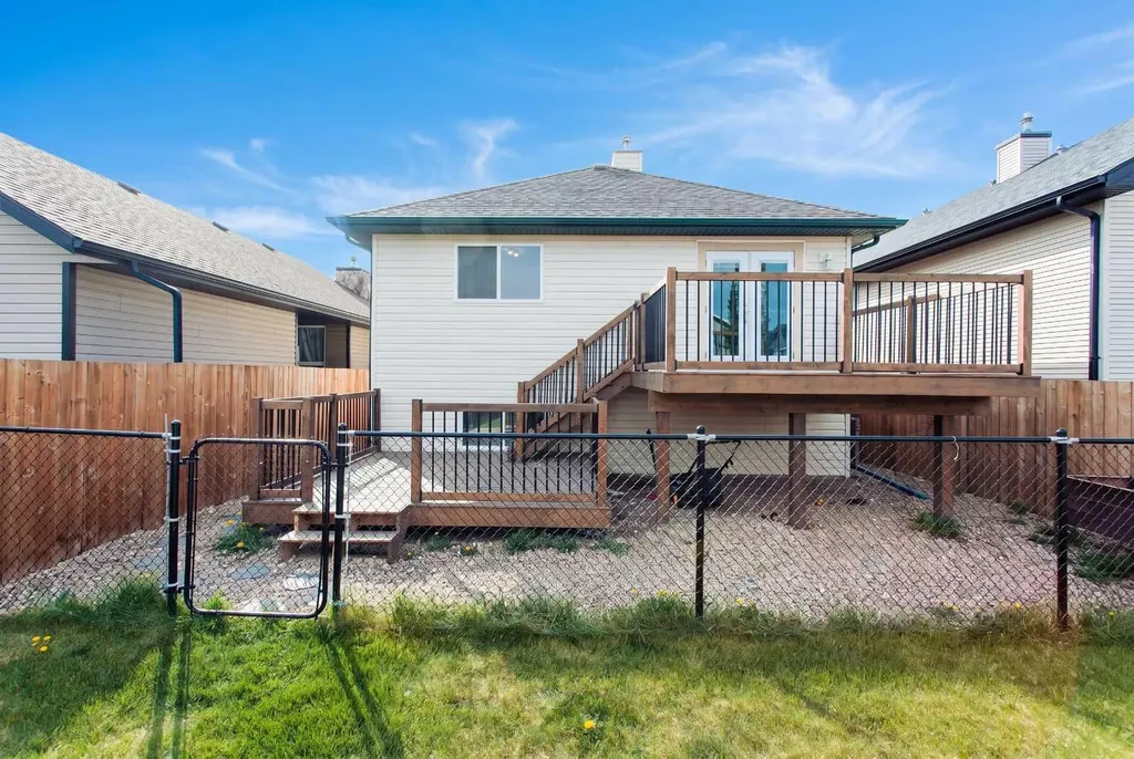 44 White Avenue Red Deer AB T4N7E5