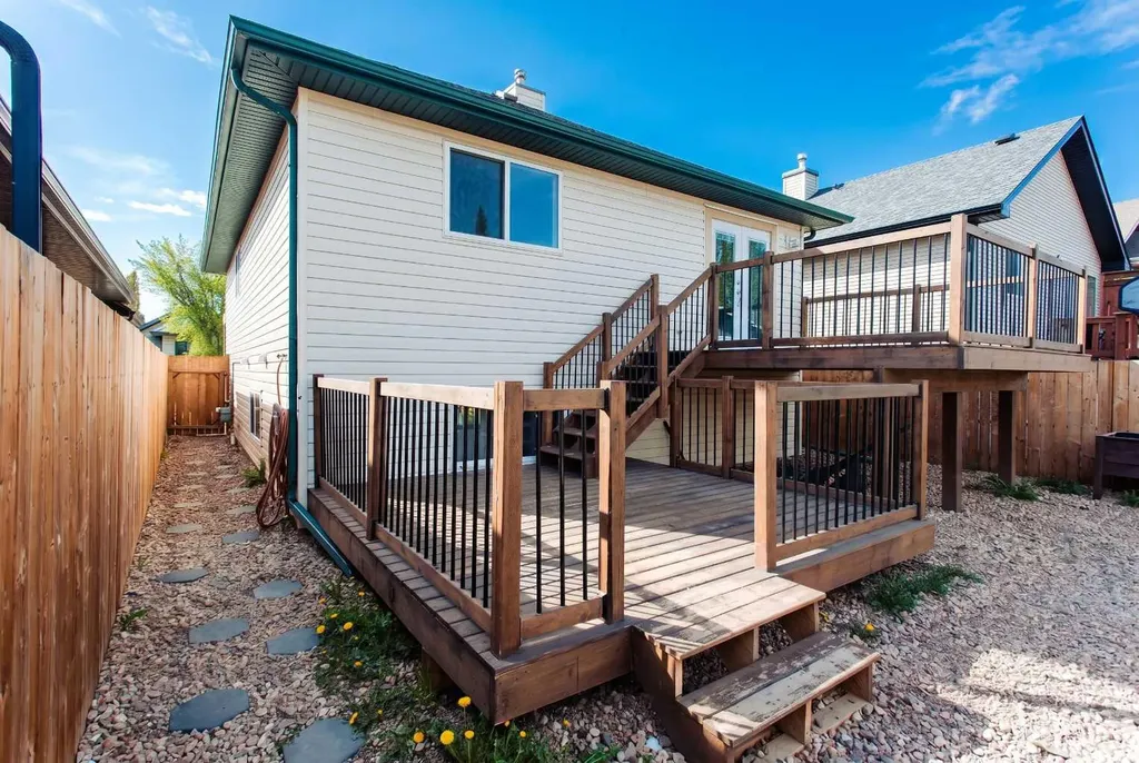 44 White Avenue Red Deer AB T4N7E5