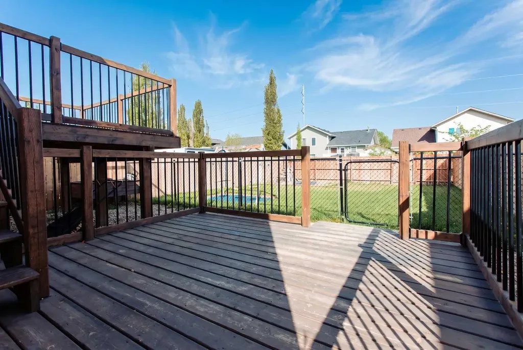 44 White Avenue Red Deer AB T4N7E5