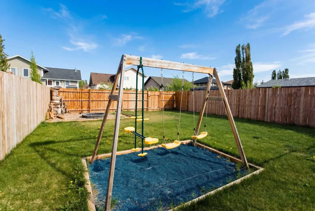 44 White Avenue Red Deer AB T4N7E5