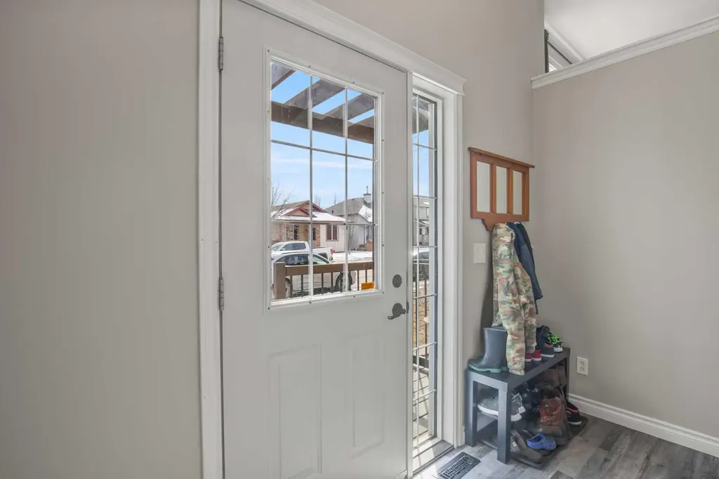 44 White Avenue Red Deer AB T4N7E5