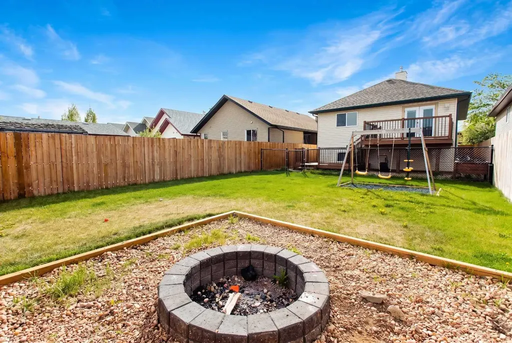 44 White Avenue Red Deer AB T4N7E5