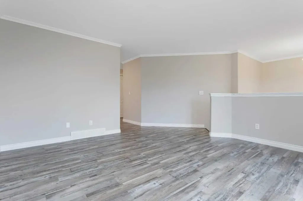44 White Avenue Red Deer AB T4N7E5