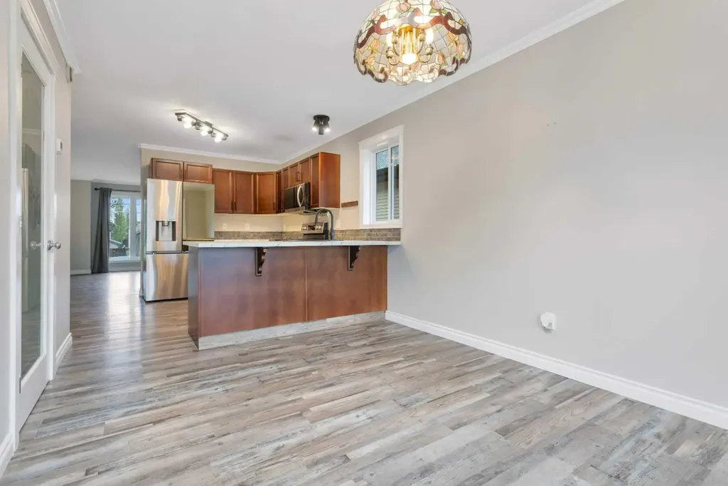 44 White Avenue Red Deer AB T4N7E5