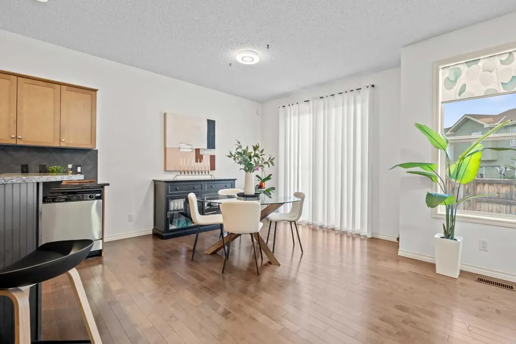 44 Aspen Hills Close SW Calgary AB T3H 0C6