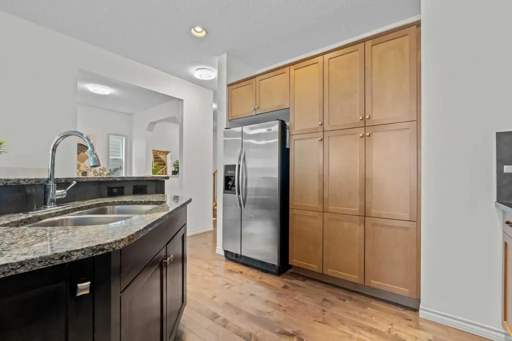 44 Aspen Hills Close SW Calgary AB T3H 0C6