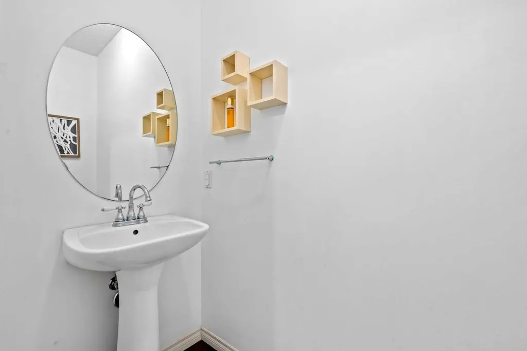 44 Aspen Hills Close SW Calgary AB T3H 0C6