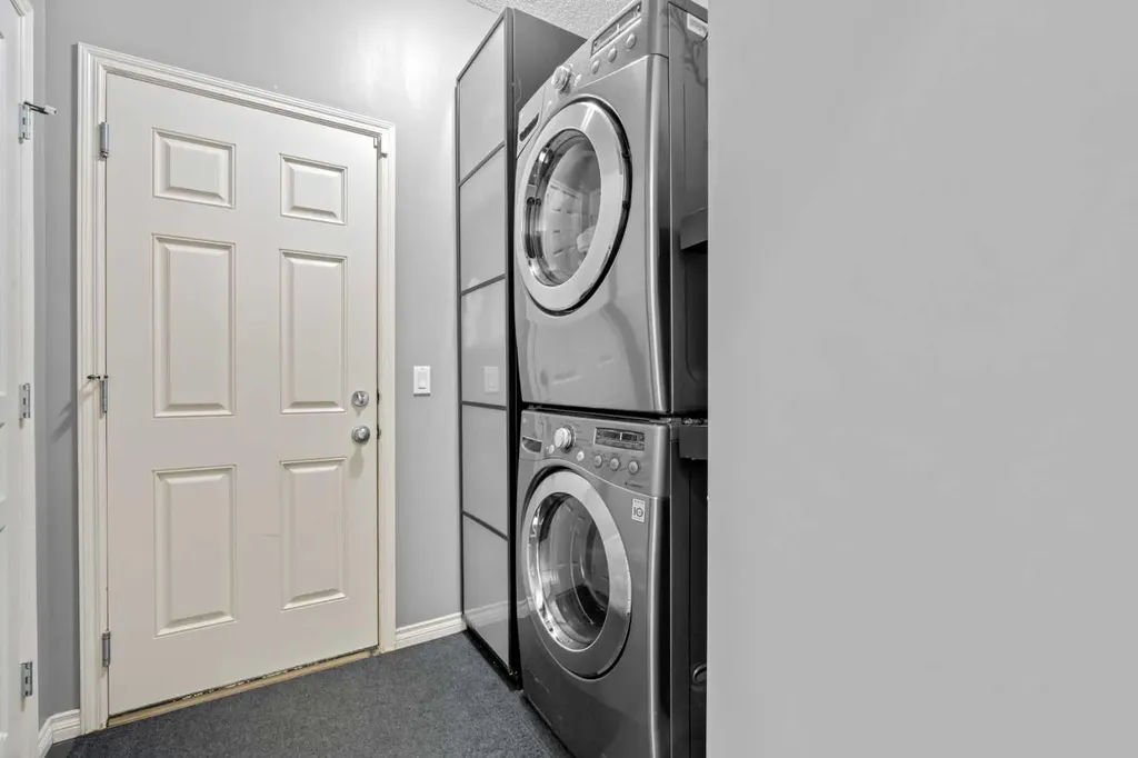 44 Aspen Hills Close SW Calgary AB T3H 0C6