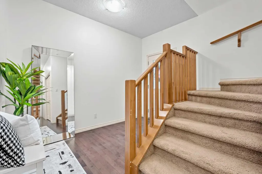 44 Aspen Hills Close SW Calgary AB T3H 0C6