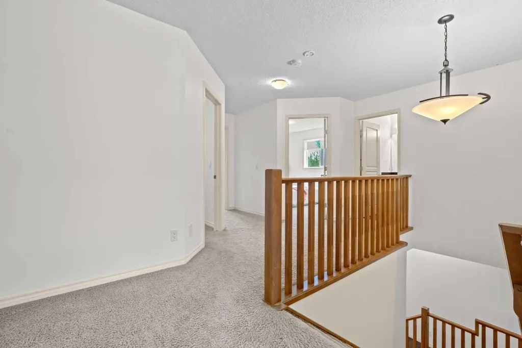 44 Aspen Hills Close SW Calgary AB T3H 0C6
