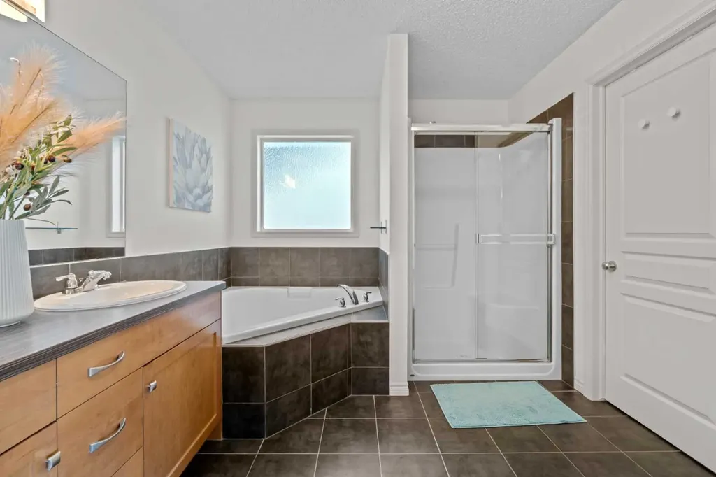 44 Aspen Hills Close SW Calgary AB T3H 0C6