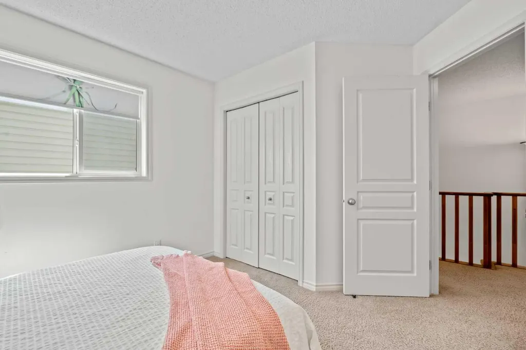 44 Aspen Hills Close SW Calgary AB T3H 0C6