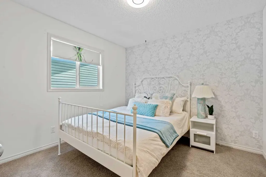 44 Aspen Hills Close SW Calgary AB T3H 0C6