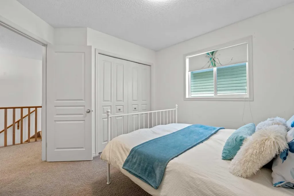 44 Aspen Hills Close SW Calgary AB T3H 0C6