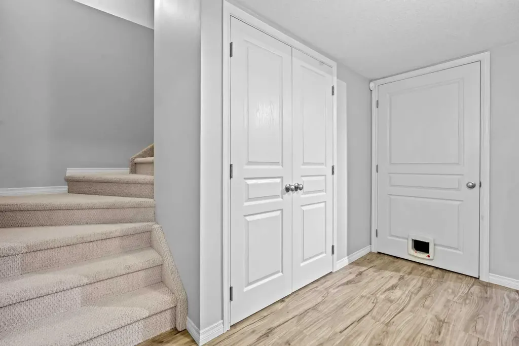 44 Aspen Hills Close SW Calgary AB T3H 0C6