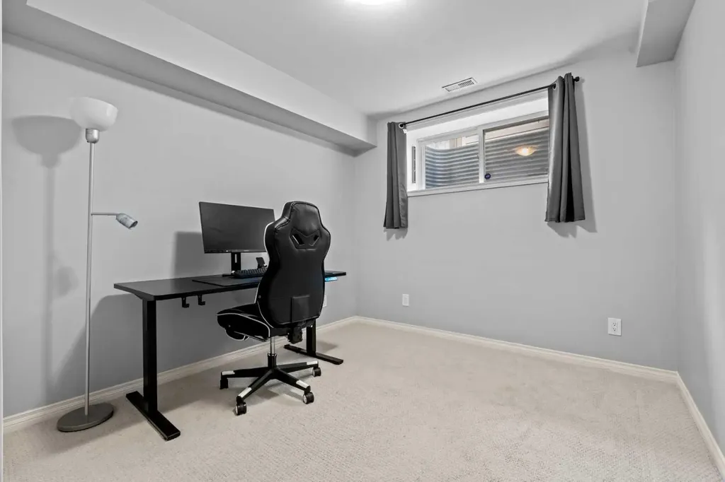 44 Aspen Hills Close SW Calgary AB T3H 0C6
