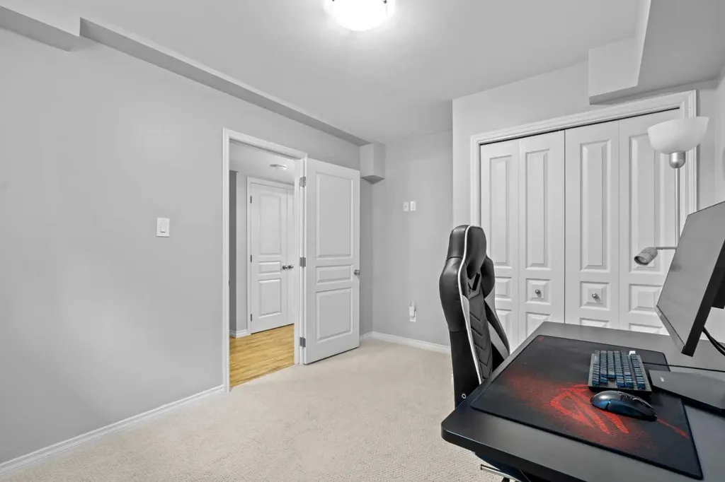 44 Aspen Hills Close SW Calgary AB T3H 0C6