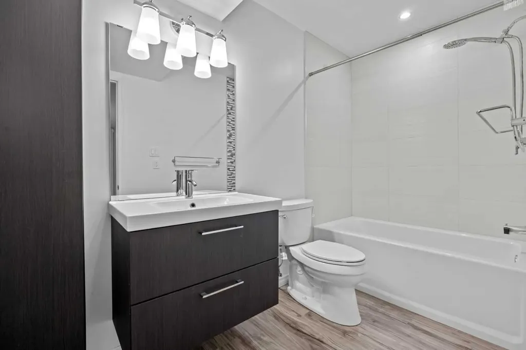44 Aspen Hills Close SW Calgary AB T3H 0C6