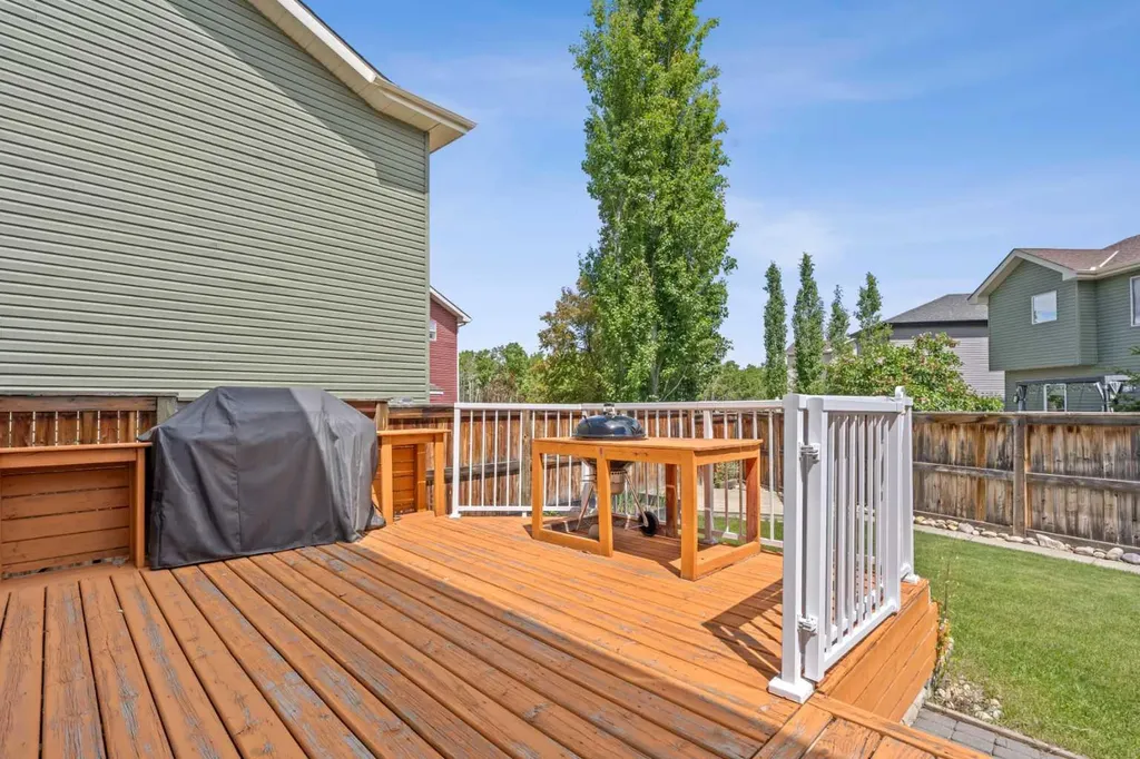 44 Aspen Hills Close SW Calgary AB T3H 0C6