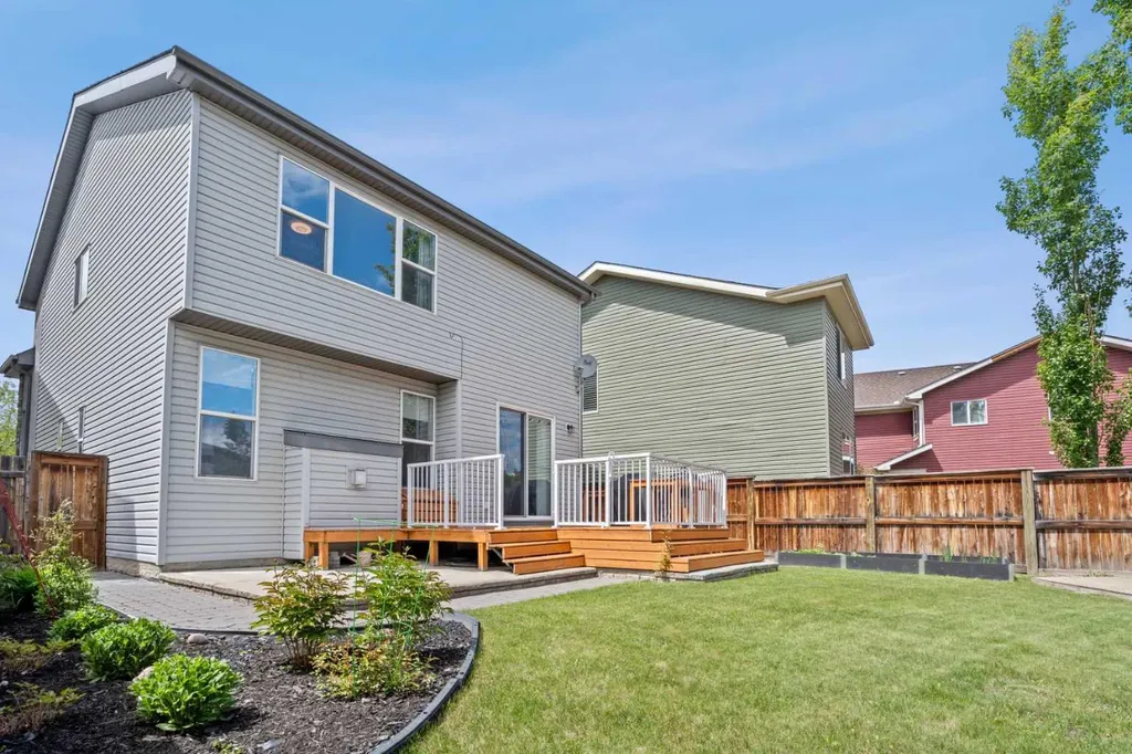 44 Aspen Hills Close SW Calgary AB T3H 0C6