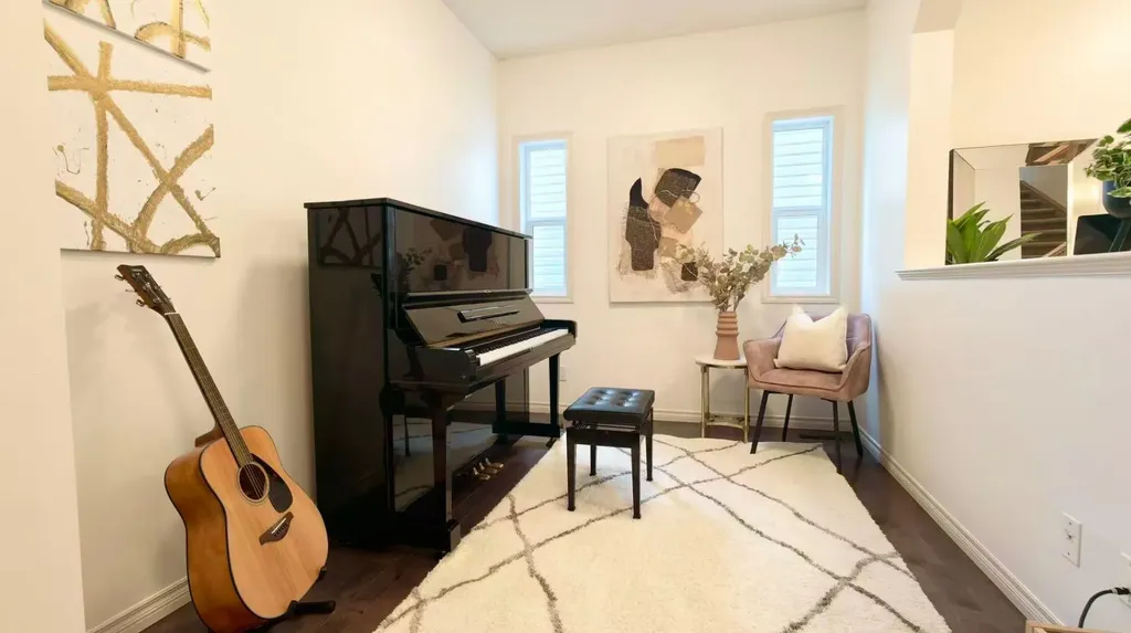 44 Aspen Hills Close SW Calgary AB T3H 0C6