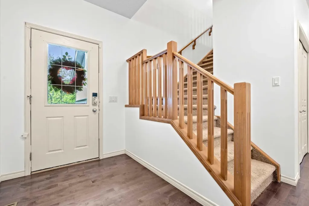 44 Aspen Hills Close SW Calgary AB T3H 0C6