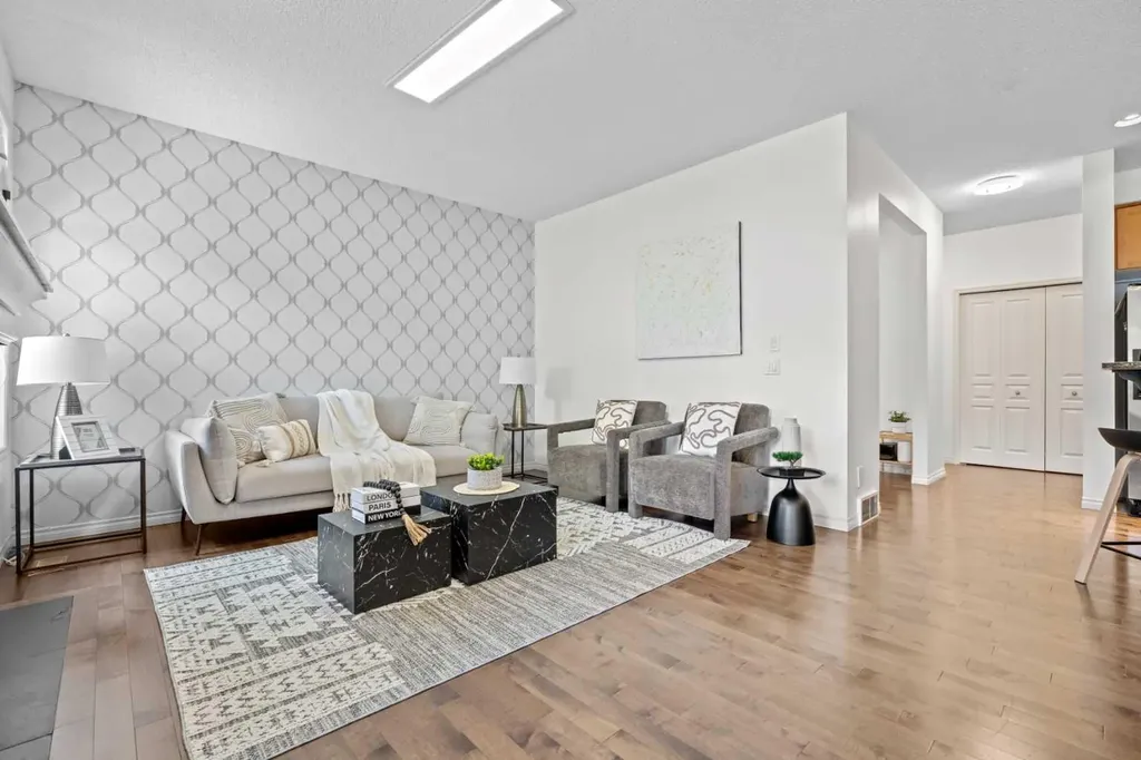 44 Aspen Hills Close SW Calgary AB T3H 0C6