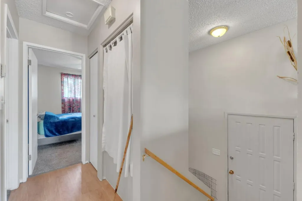 64 Sylvan Drive Sylvan Lake AB T4S 1M4