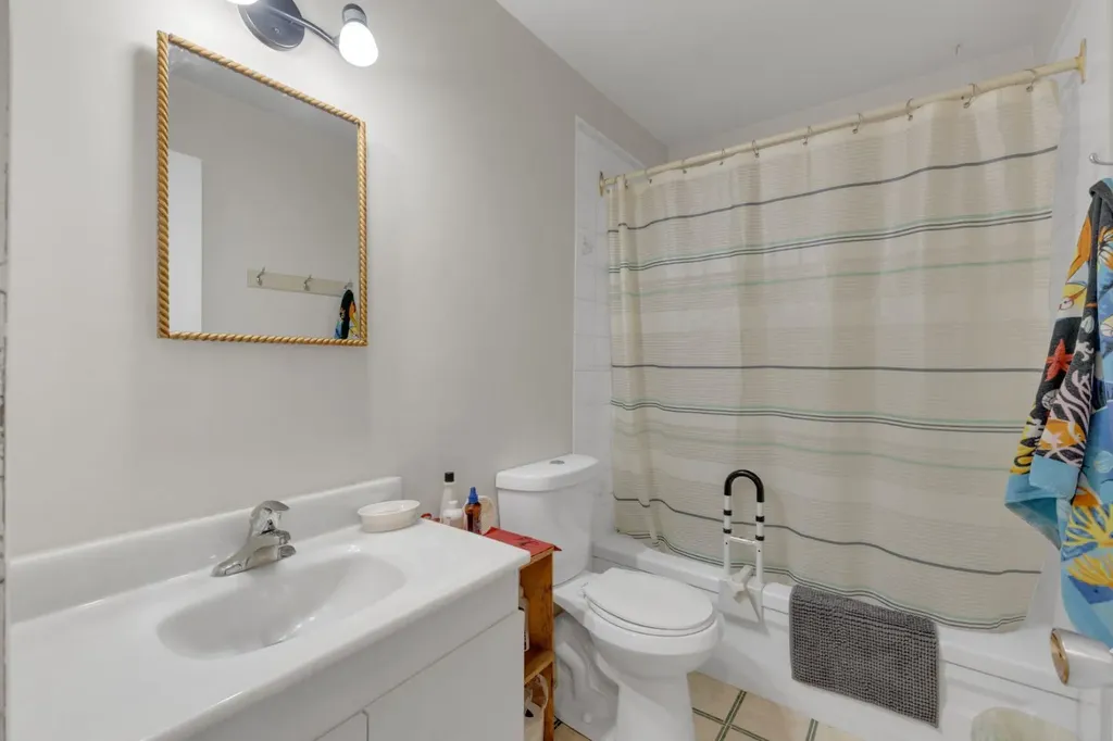 64 Sylvan Drive Sylvan Lake AB T4S 1M4