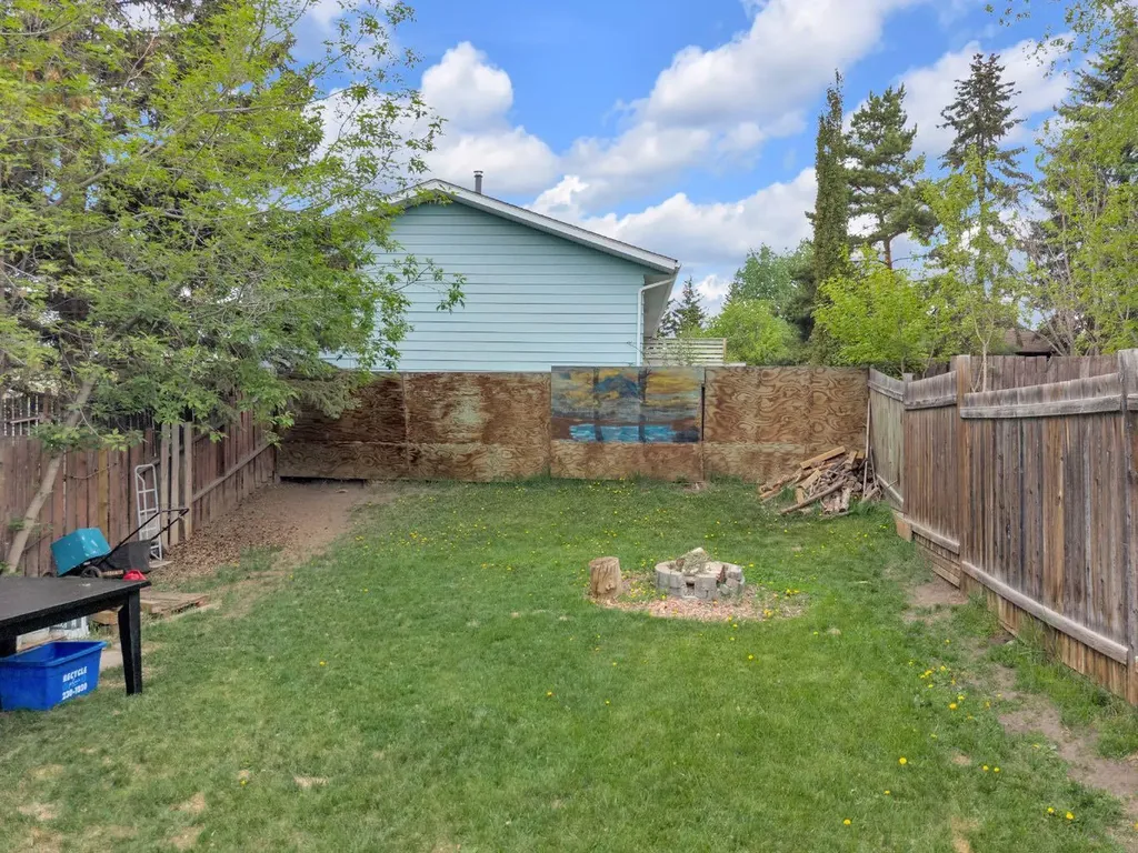 64 Sylvan Drive Sylvan Lake AB T4S 1M4