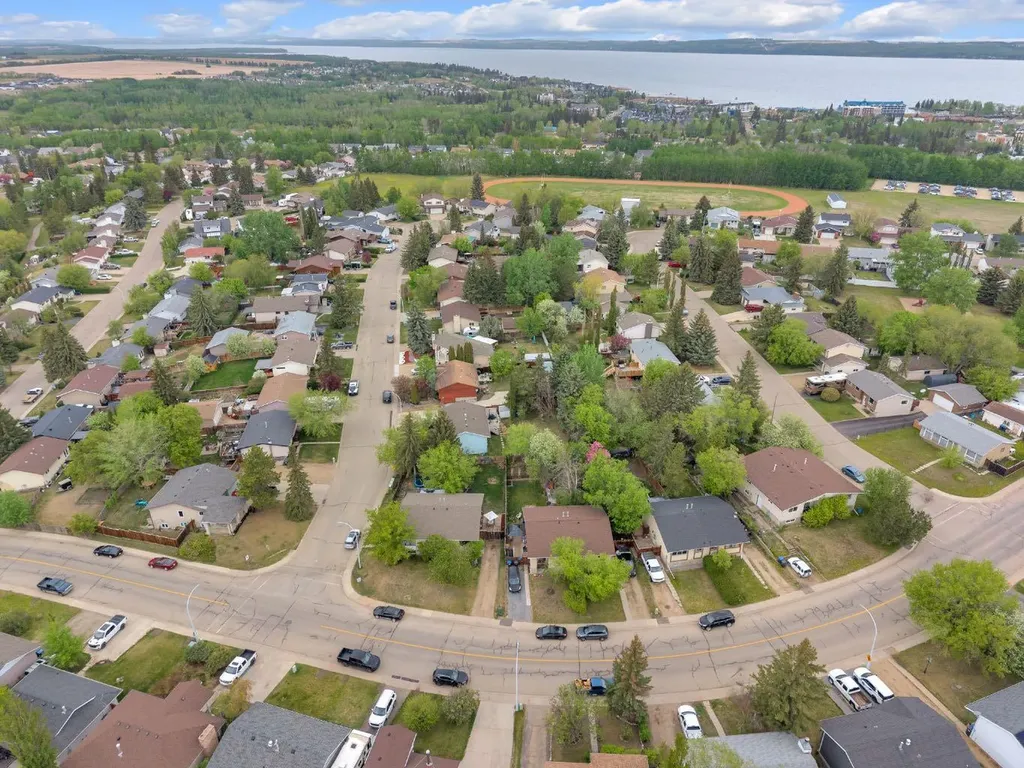 64 Sylvan Drive Sylvan Lake AB T4S 1M4