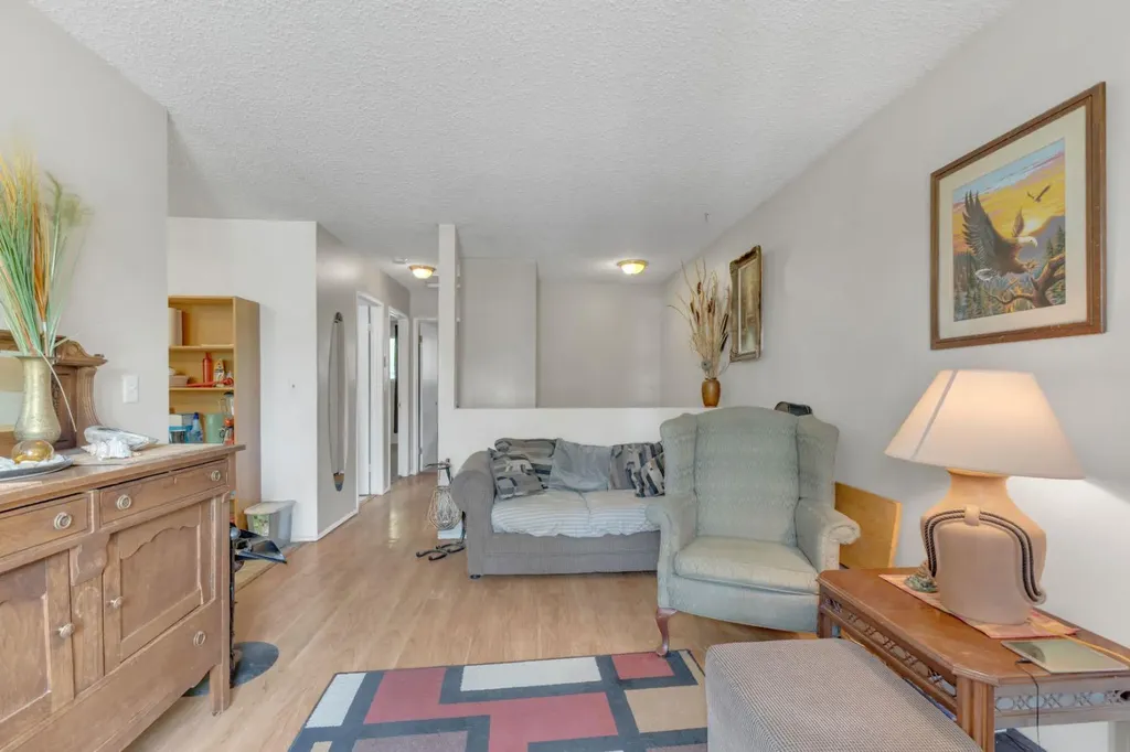64 Sylvan Drive Sylvan Lake AB T4S 1M4