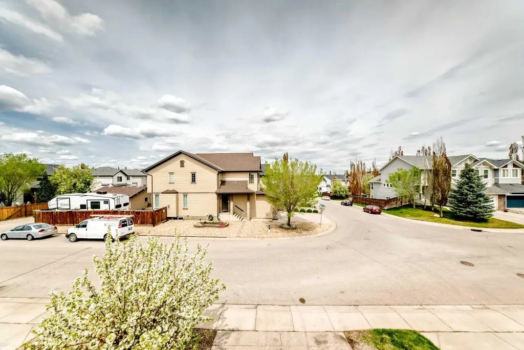 196 Cranberry Circle SE Calgary AB T3M 0N8