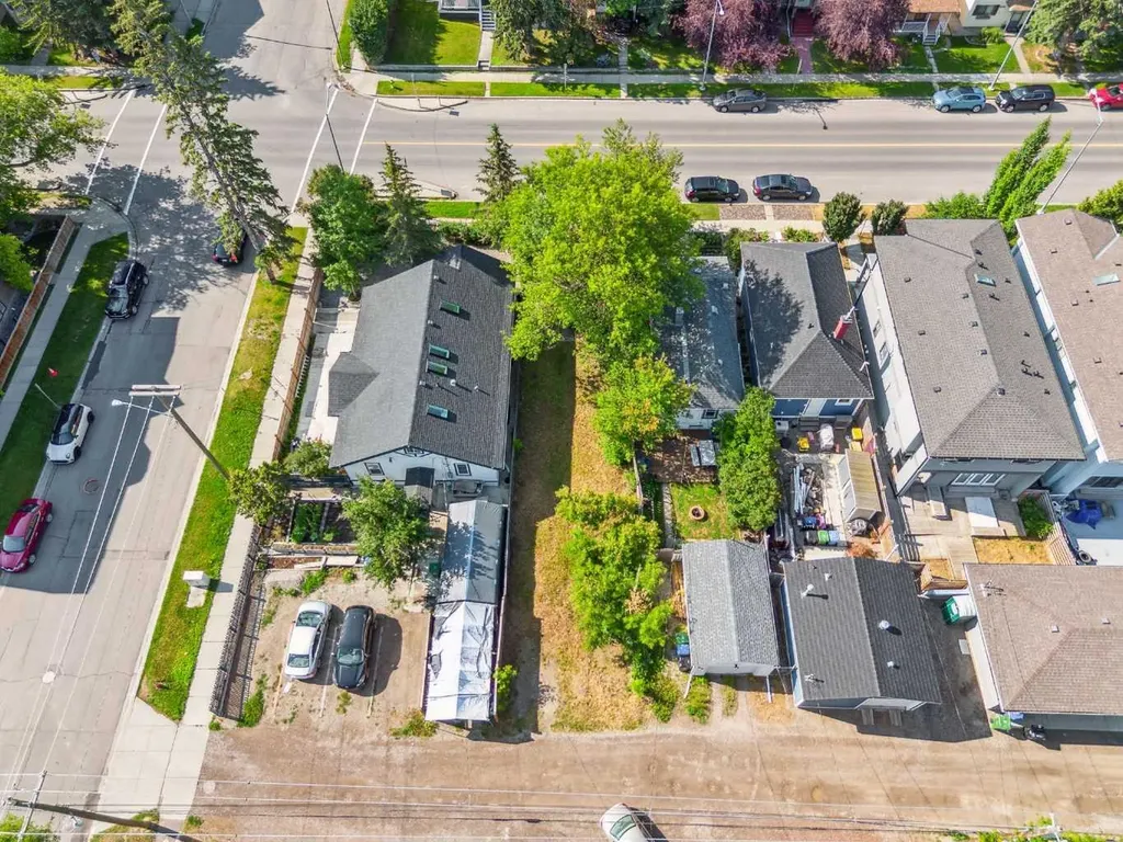 206 12 Avenue NW Calgary AB T2M 0C5