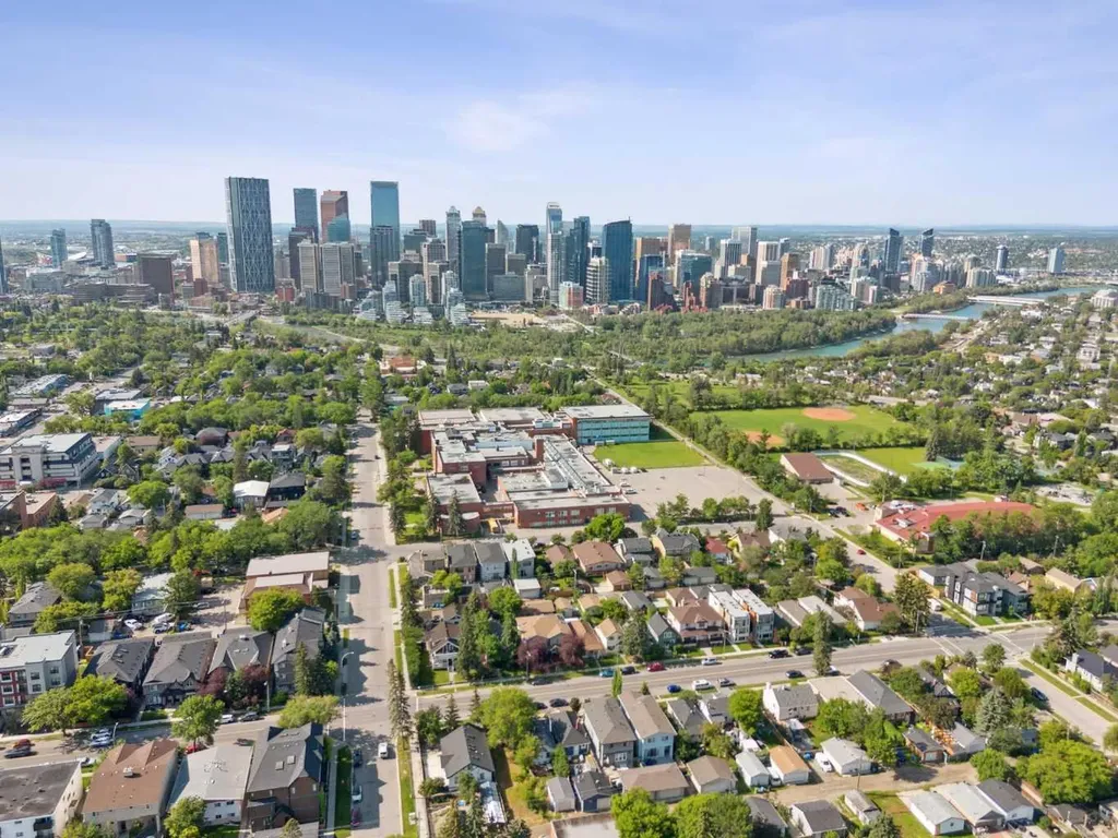 206 12 Avenue NW Calgary AB T2M 0C5
