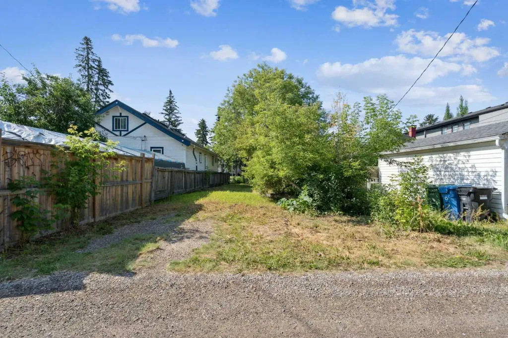 206 12 Avenue NW Calgary AB T2M 0C5