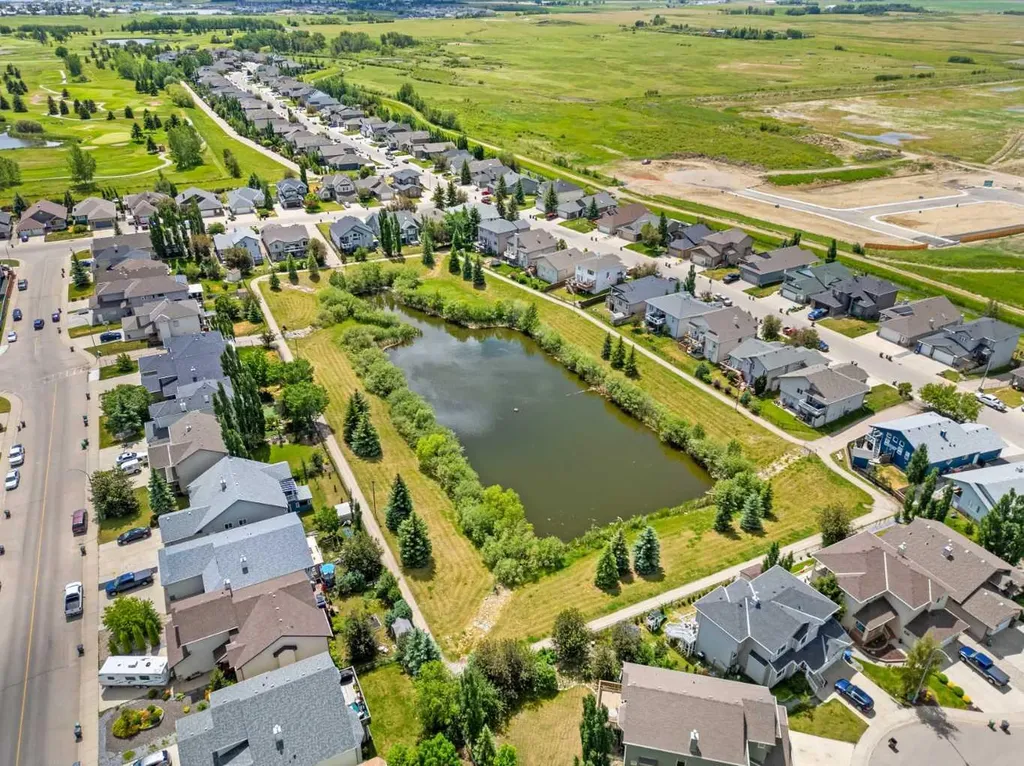 1205 Hillcrest Manor Estates Strathmore AB T1P 0B9