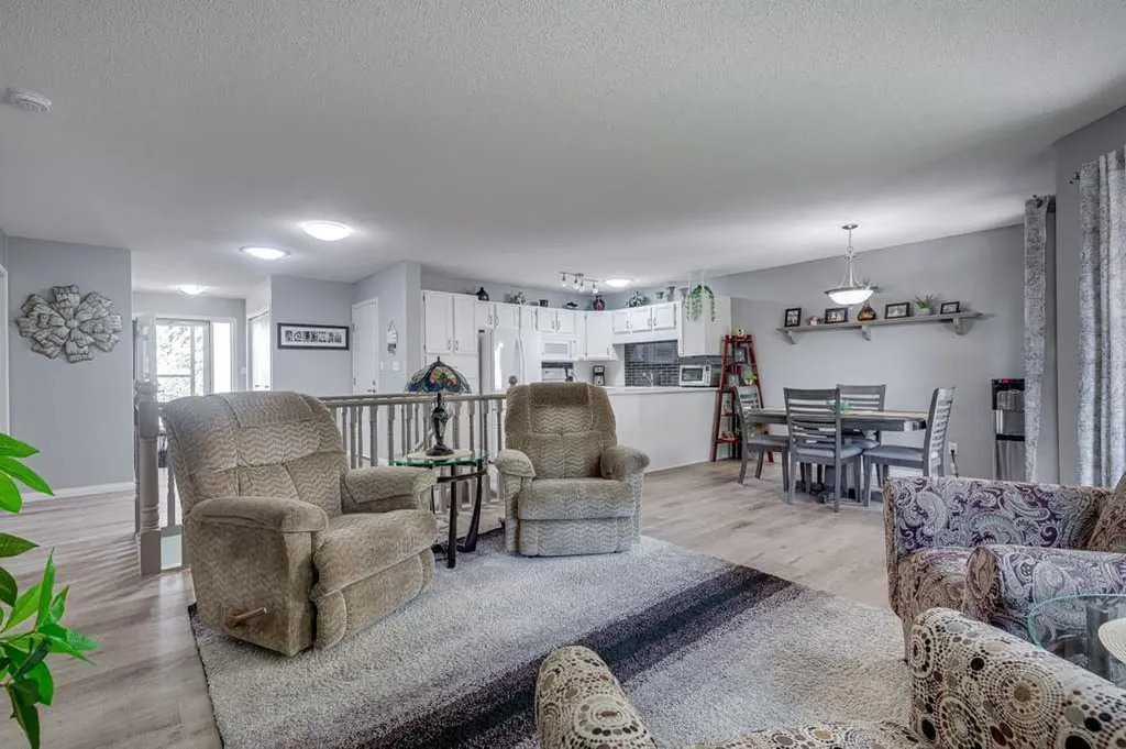 2821 Botterill Crescent Red Deer AB T4R 2E5