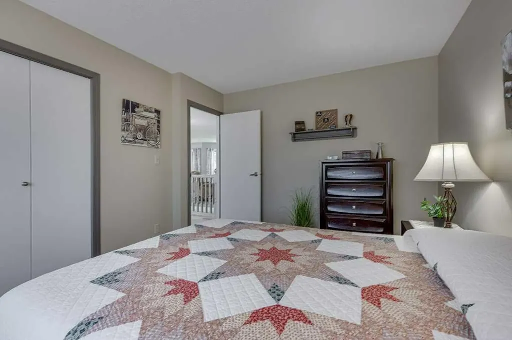 2821 Botterill Crescent Red Deer AB T4R 2E5
