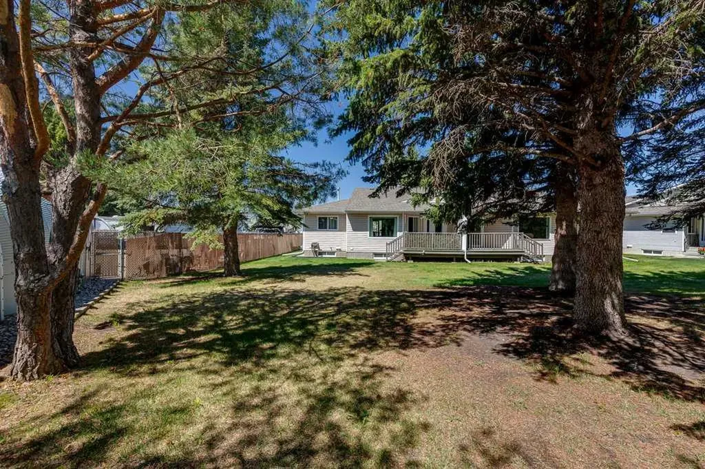 2821 Botterill Crescent Red Deer AB T4R 2E5