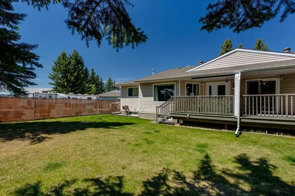 2821 Botterill Crescent Red Deer AB T4R 2E5