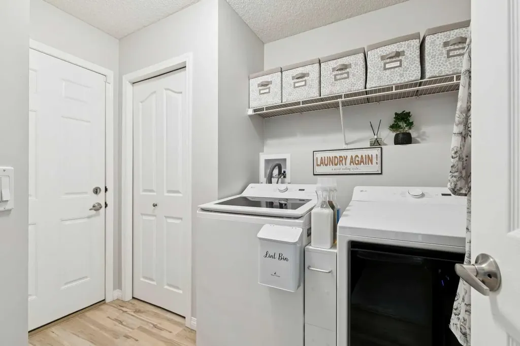 416 Stonegate Road NW Airdrie AB T4B2Z9