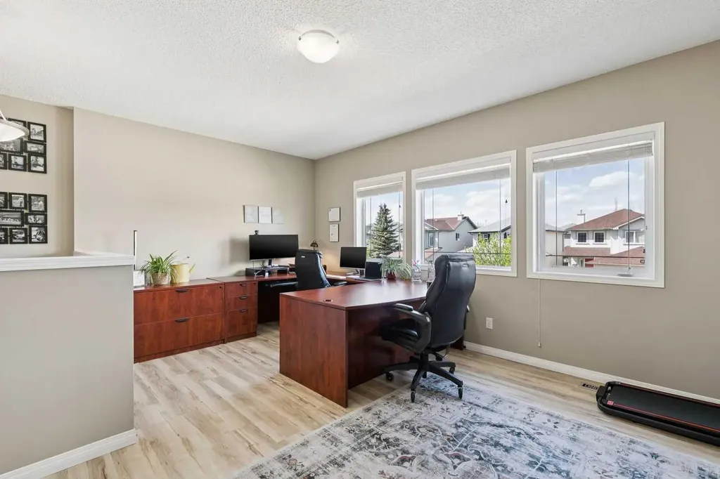 416 Stonegate Road NW Airdrie AB T4B2Z9