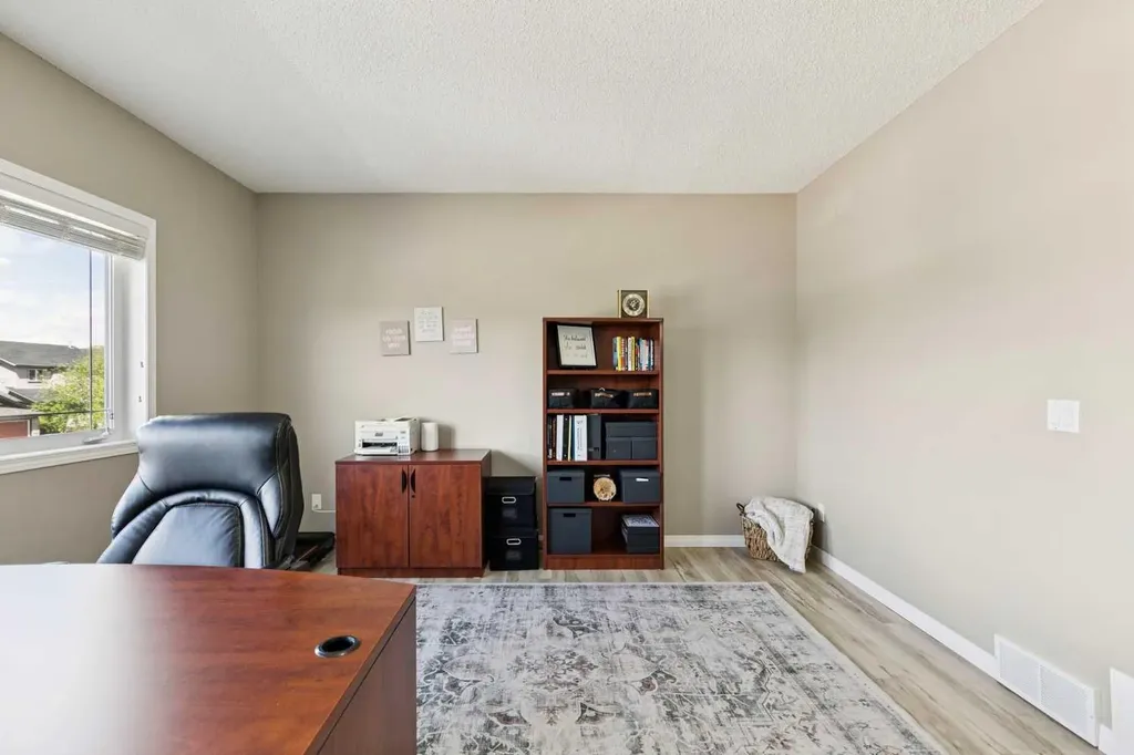 416 Stonegate Road NW Airdrie AB T4B2Z9