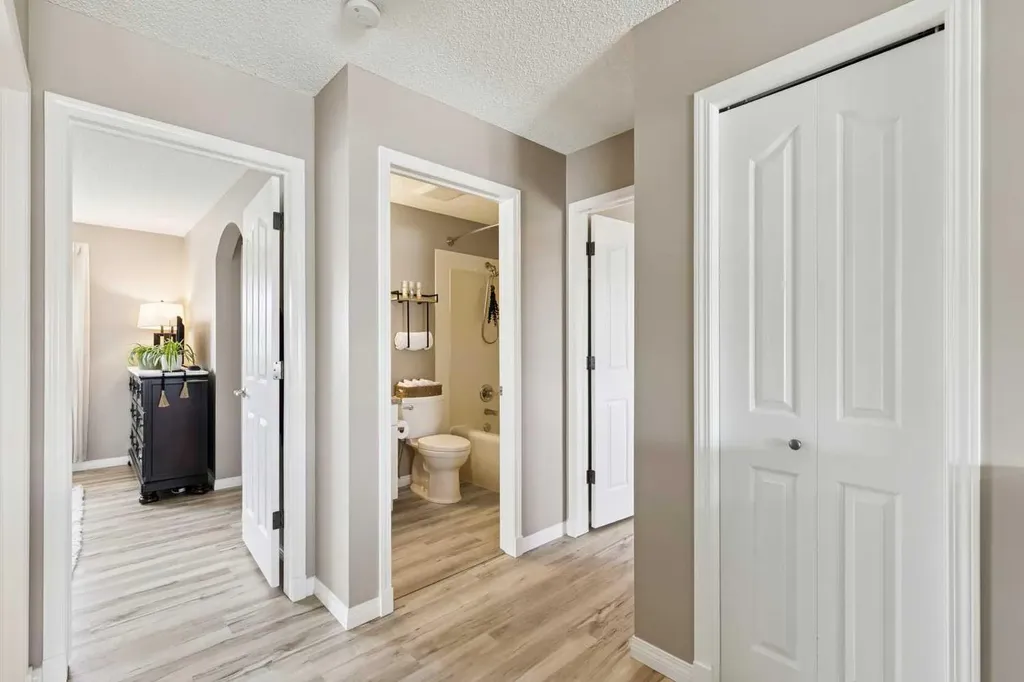 416 Stonegate Road NW Airdrie AB T4B2Z9