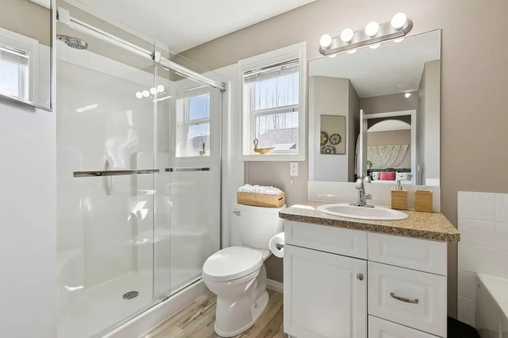 416 Stonegate Road NW Airdrie AB T4B2Z9