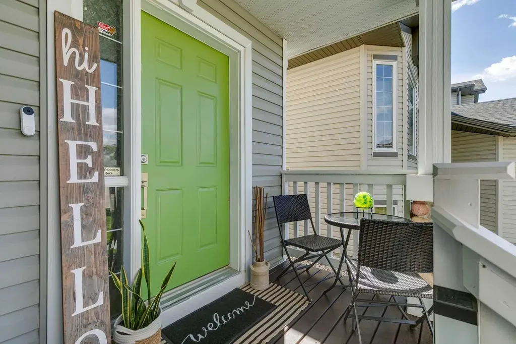 416 Stonegate Road NW Airdrie AB T4B2Z9
