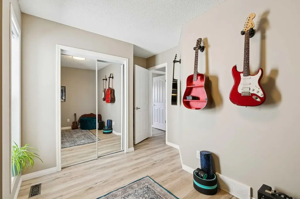 416 Stonegate Road NW Airdrie AB T4B2Z9