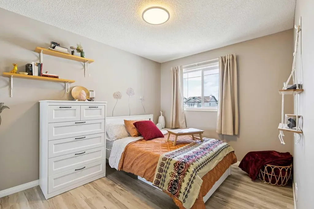 416 Stonegate Road NW Airdrie AB T4B2Z9